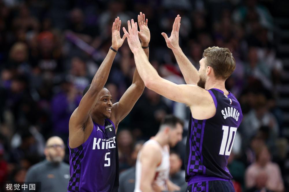 些防守反击 些防守反击